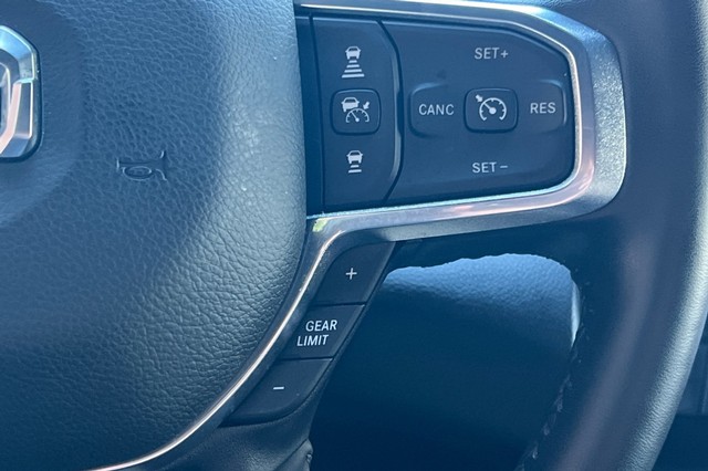 Ram 3500 Vehicle Full-screen Gallery Image 35