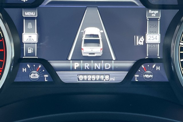 Ram 3500 Vehicle Full-screen Gallery Image 37