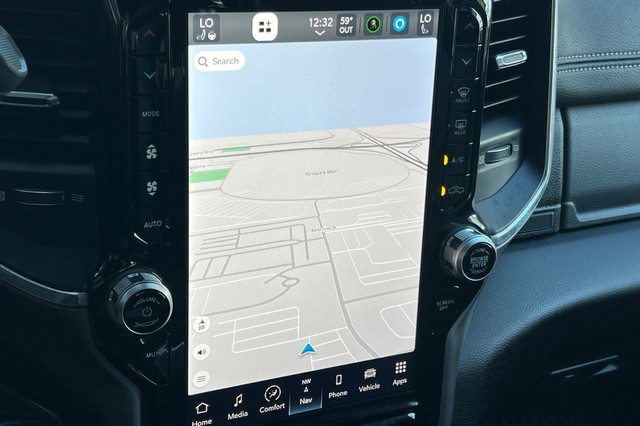 Ram 3500 Vehicle Full-screen Gallery Image 40