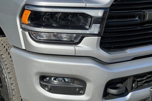 Ram 3500 Vehicle Full-screen Gallery Image 43