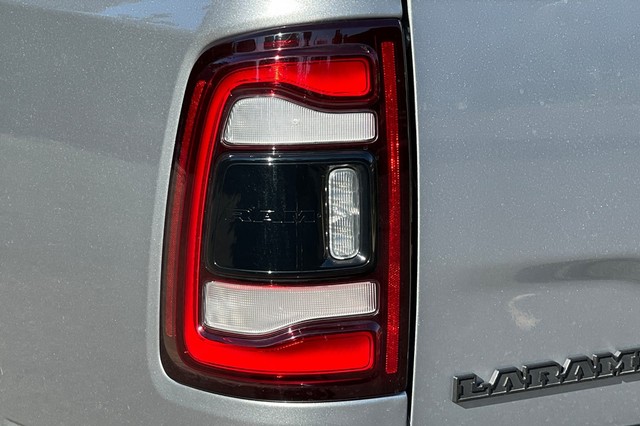 Ram 3500 Vehicle Full-screen Gallery Image 45