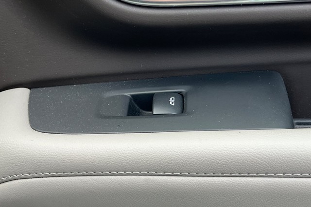 Chevrolet Tahoe Vehicle Full-screen Gallery Image 22