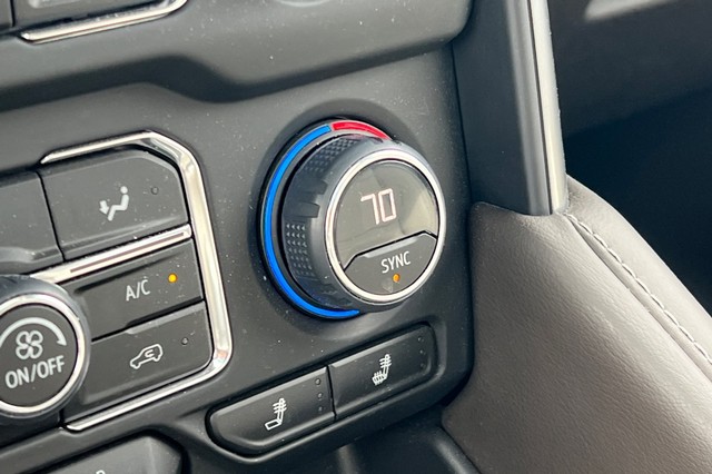 Chevrolet Tahoe Vehicle Full-screen Gallery Image 30