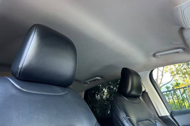 Ford Edge Vehicle Full-screen Gallery Image 19