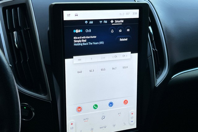 Ford Edge Vehicle Full-screen Gallery Image 24