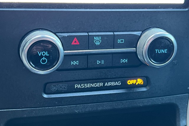 Ford Edge Vehicle Full-screen Gallery Image 29