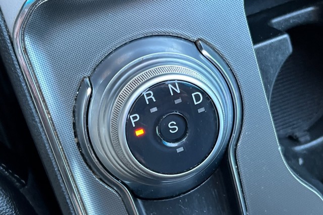 Ford Edge Vehicle Full-screen Gallery Image 31