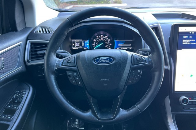 Ford Edge Vehicle Full-screen Gallery Image 33