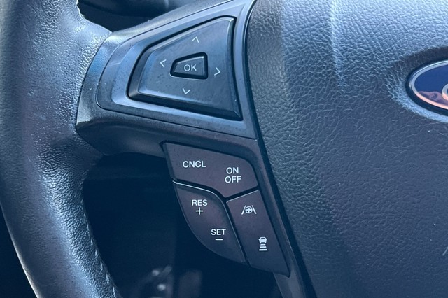 Ford Edge Vehicle Full-screen Gallery Image 34