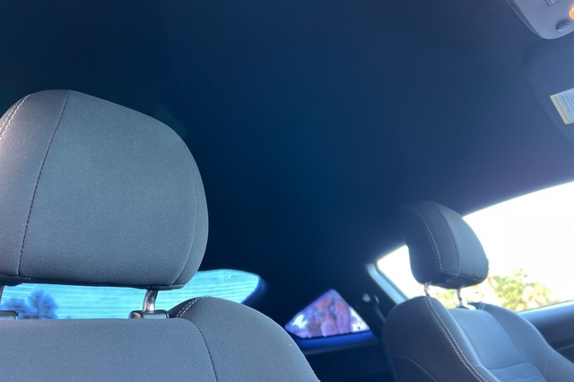 Ford Mustang Vehicle Full-screen Gallery Image 18