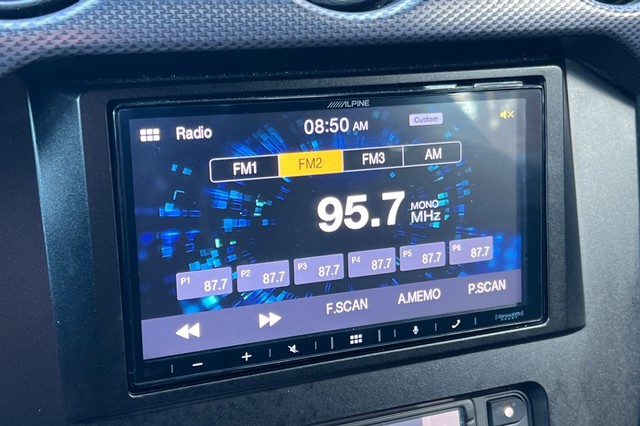 Ford Mustang Vehicle Full-screen Gallery Image 23