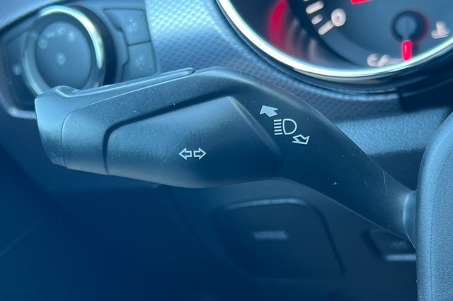 Ford Mustang Vehicle Full-screen Gallery Image 34