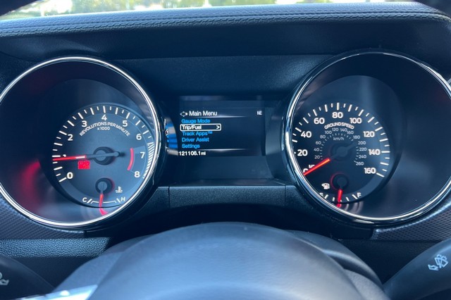 Ford Mustang Vehicle Full-screen Gallery Image 37