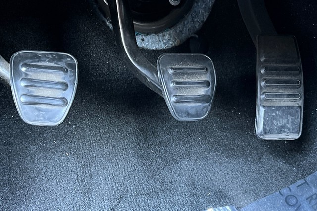 Ford Mustang Vehicle Full-screen Gallery Image 40