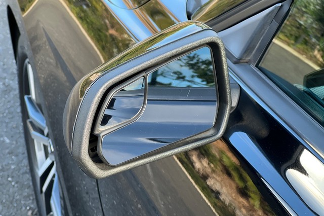 Ford Mustang Vehicle Full-screen Gallery Image 50