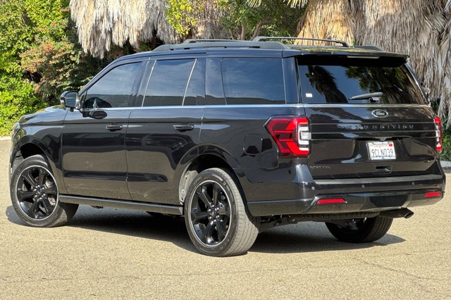 Ford Expedition Vehicle Full-screen Gallery Image 05