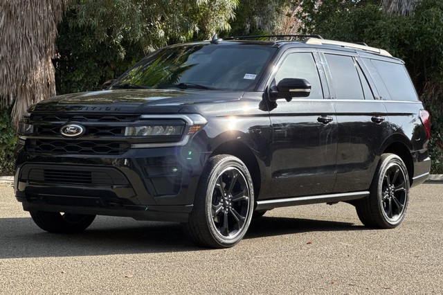 Ford Expedition Vehicle Full-screen Gallery Image 08