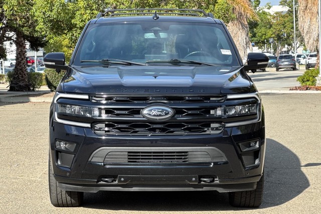 Ford Expedition Vehicle Full-screen Gallery Image 09