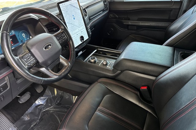 Ford Expedition Vehicle Full-screen Gallery Image 10