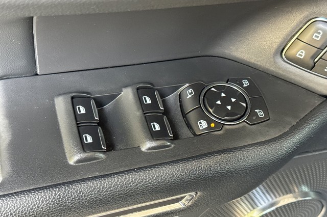 Ford Expedition Vehicle Full-screen Gallery Image 12