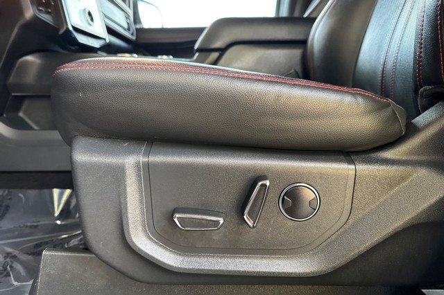 Ford Expedition Vehicle Full-screen Gallery Image 13