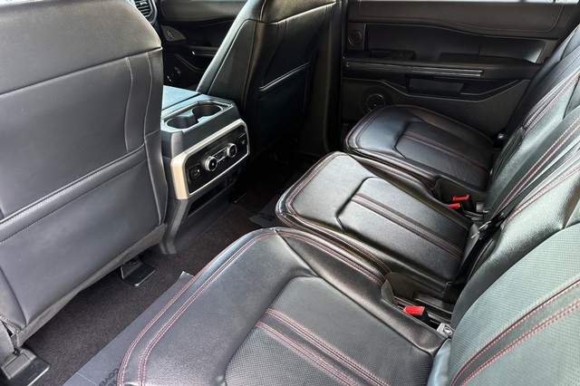 Ford Expedition Vehicle Full-screen Gallery Image 14