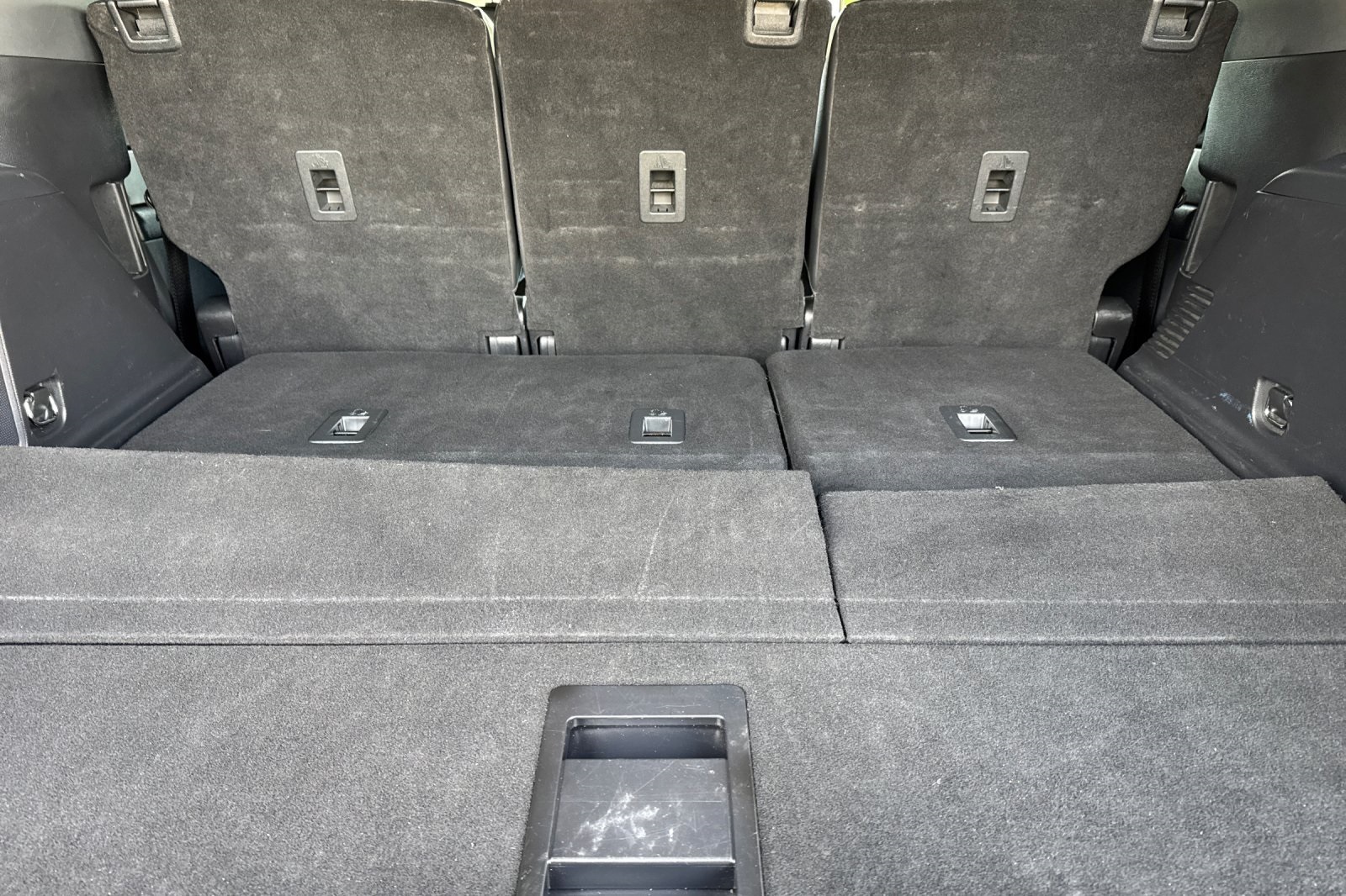 Ford Expedition Vehicle Full-screen Gallery Image 17