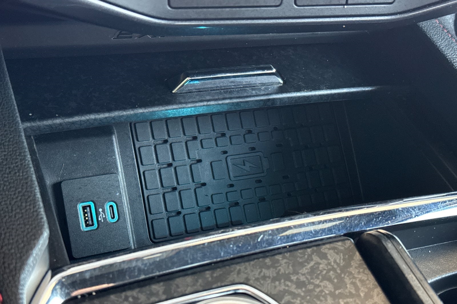 Ford Expedition Vehicle Full-screen Gallery Image 32