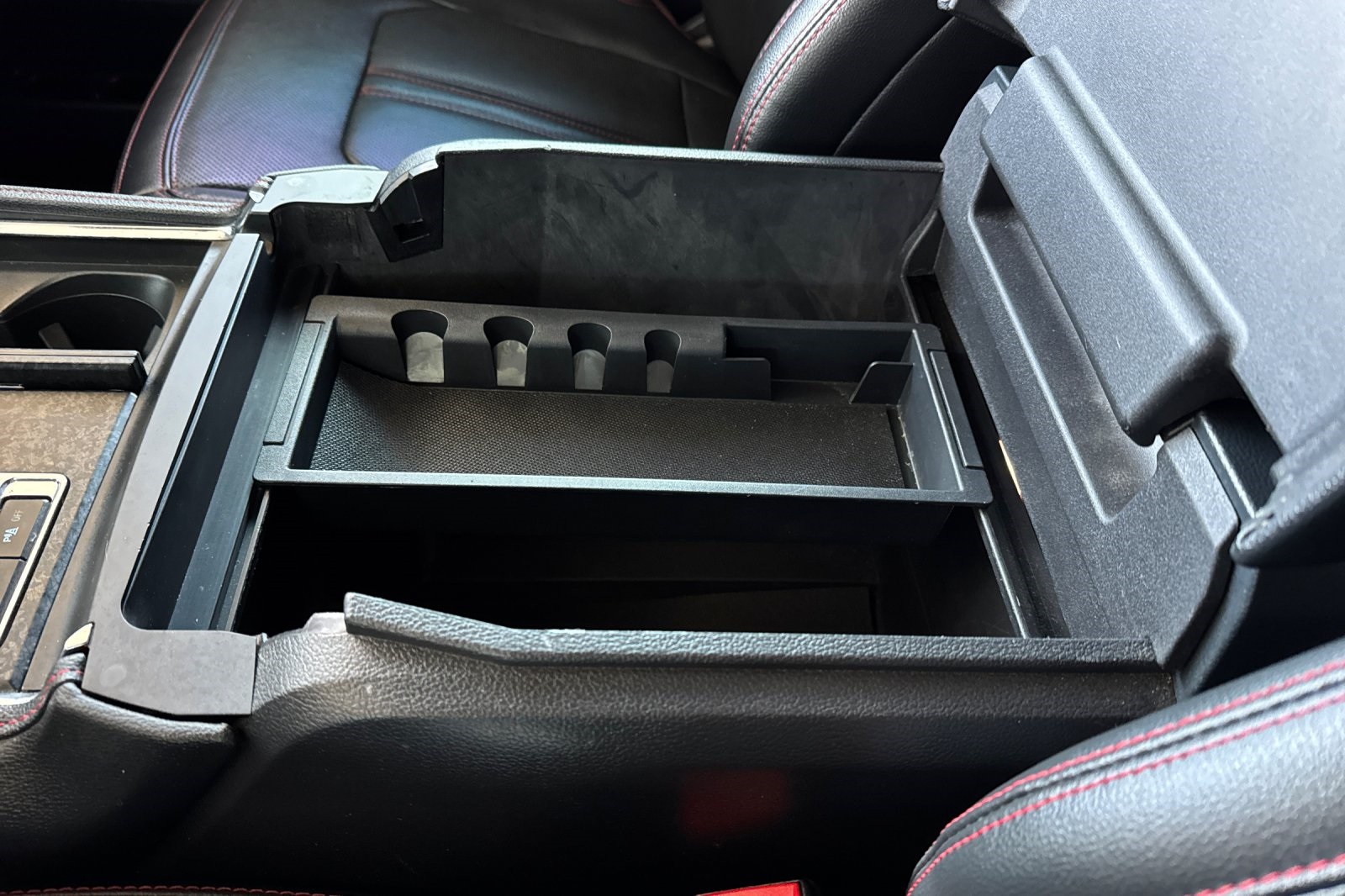 Ford Expedition Vehicle Full-screen Gallery Image 34