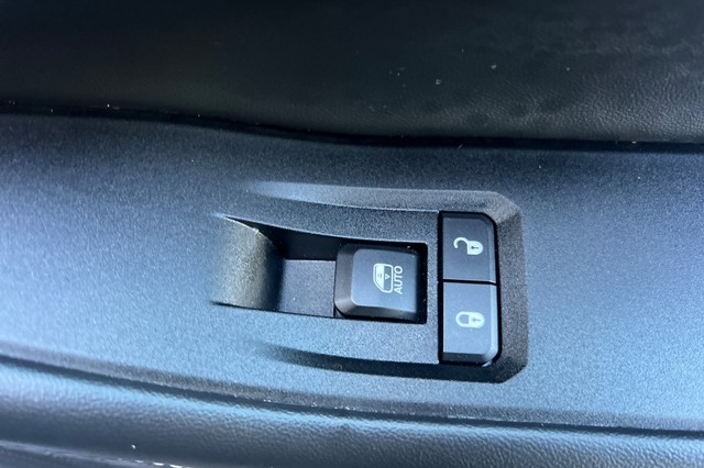 Jeep Grand Cherokee L Vehicle Full-screen Gallery Image 21