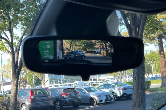 Jeep Grand Cherokee L Vehicle Full-screen Gallery Image 24