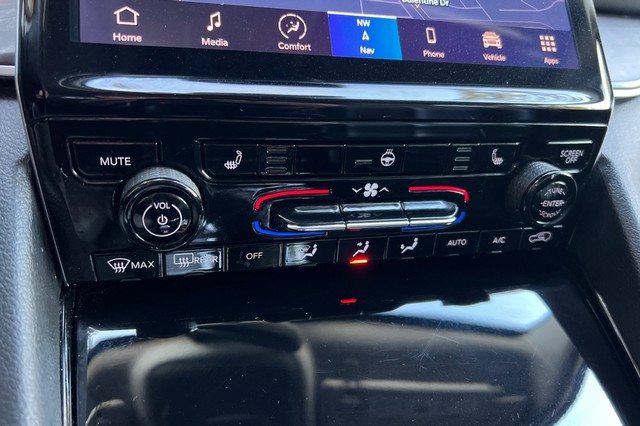 Jeep Grand Cherokee L Vehicle Full-screen Gallery Image 27