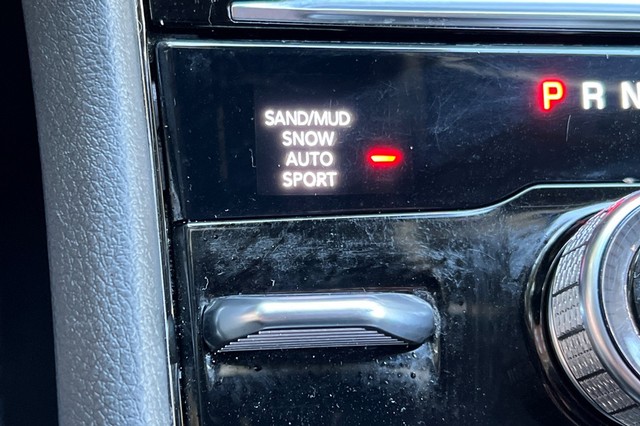 Jeep Grand Cherokee L Vehicle Full-screen Gallery Image 31