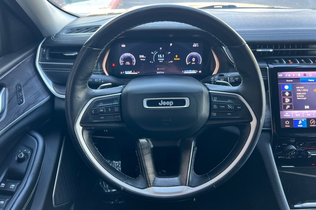 Jeep Grand Cherokee L Vehicle Full-screen Gallery Image 35