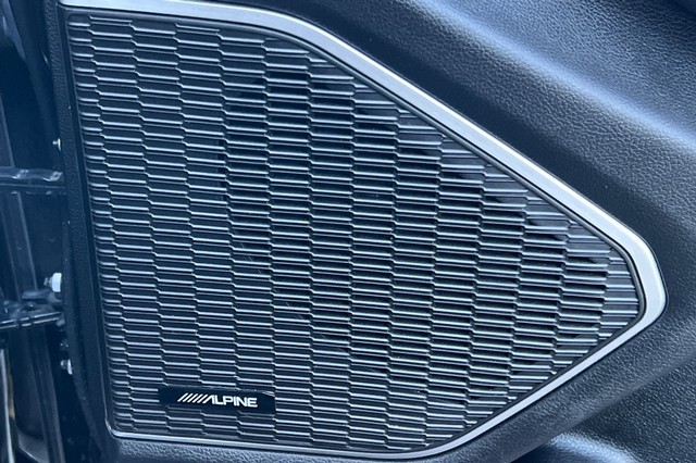 Jeep Grand Cherokee L Vehicle Full-screen Gallery Image 44