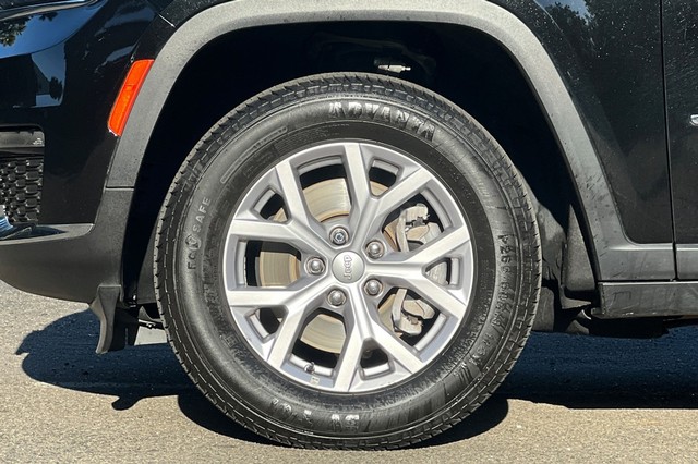 Jeep Grand Cherokee L Vehicle Full-screen Gallery Image 47