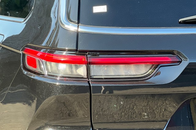 Jeep Grand Cherokee L Vehicle Full-screen Gallery Image 50