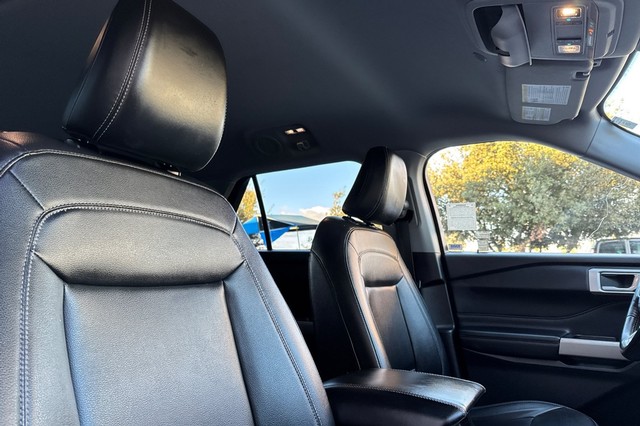 Ford Explorer Vehicle Full-screen Gallery Image 20