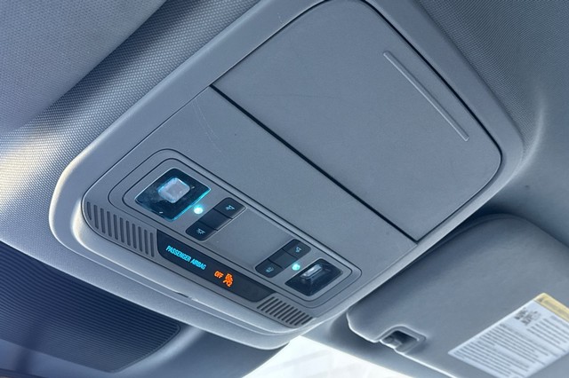 Ford Explorer Vehicle Full-screen Gallery Image 24