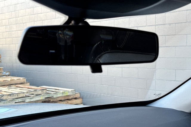 Ford Explorer Vehicle Full-screen Gallery Image 25