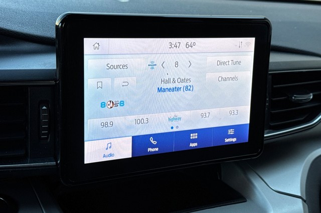 Ford Explorer Vehicle Full-screen Gallery Image 26