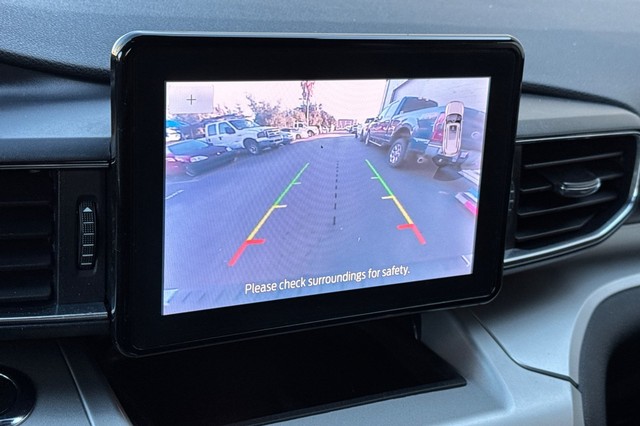 Ford Explorer Vehicle Full-screen Gallery Image 27