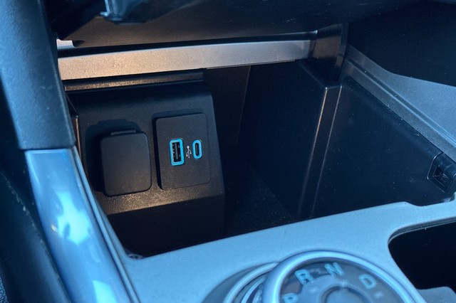 Ford Explorer Vehicle Full-screen Gallery Image 31