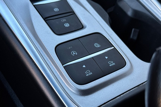 Ford Explorer Vehicle Full-screen Gallery Image 32