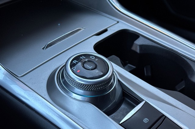 Ford Explorer Vehicle Full-screen Gallery Image 34