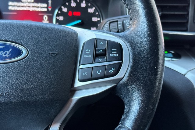 Ford Explorer Vehicle Full-screen Gallery Image 38