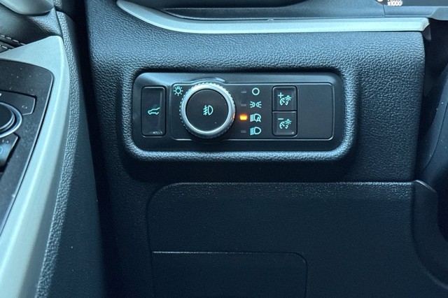 Ford Explorer Vehicle Full-screen Gallery Image 41