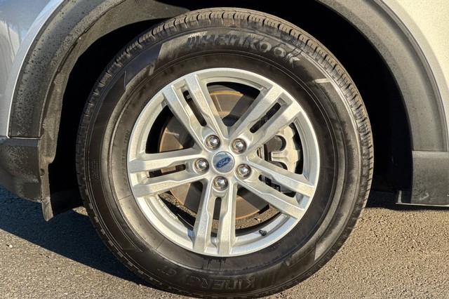 Ford Explorer Vehicle Full-screen Gallery Image 44