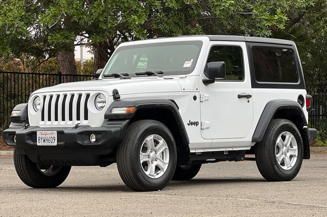 Jeep Wrangler Vehicle Full-screen Gallery Image 07