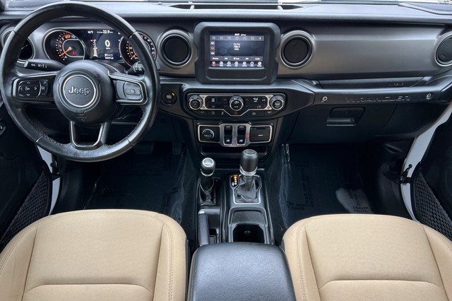 Jeep Wrangler Vehicle Full-screen Gallery Image 14